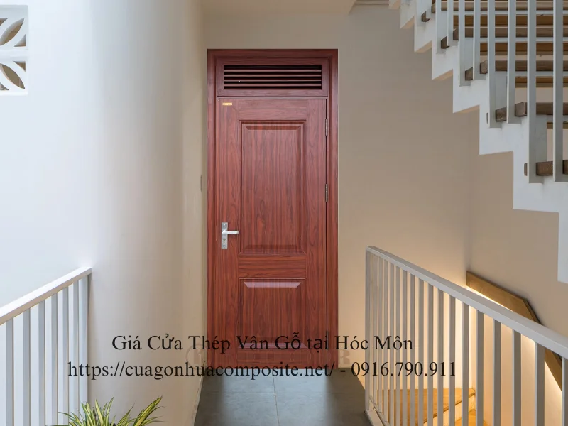 Giá cửa thép vân gỗ tại Hóc Môn